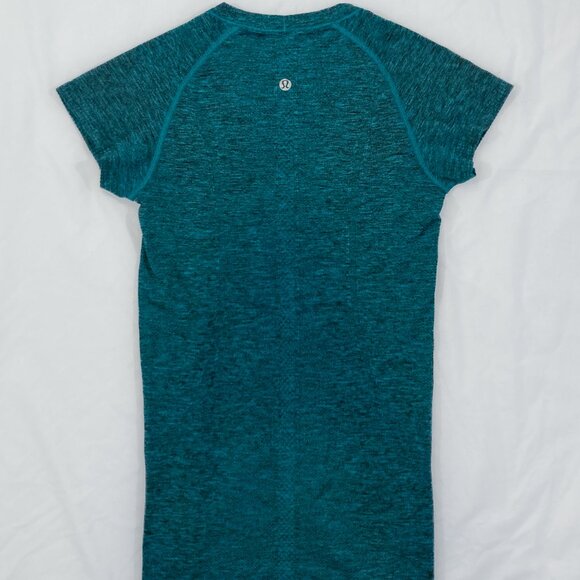 Lululemon Swiftly Tech Short Sleeve Crew | Size 4 - Picture 3 of 4